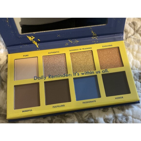 CHELLA Divine Purpose Limited Edition 8 Pan Eyeshadow Palette FULL SIZE NIB - Picture 1 of 3